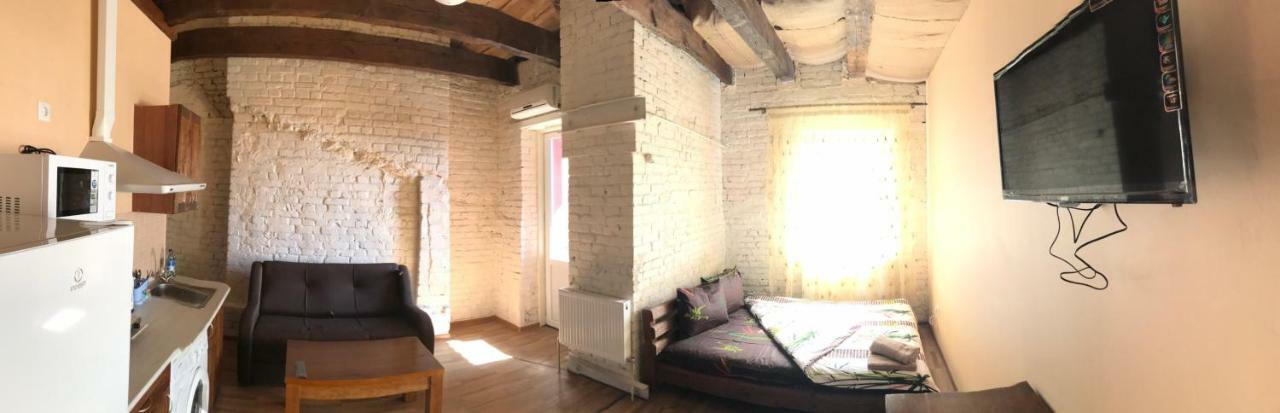 Two-Floor Apartments And Studio 2-Х Этажные Апартаменты И Студия В Самом Центре Charkiw Exterior foto